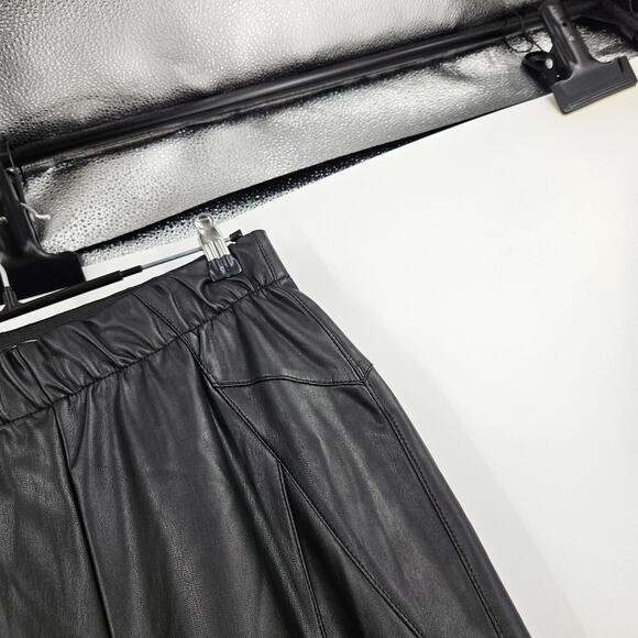 Anthrpologie Pilcro Glasgow Faux Leather Skinny Pants Black Pull On Size 27 - Picture 5 of 8